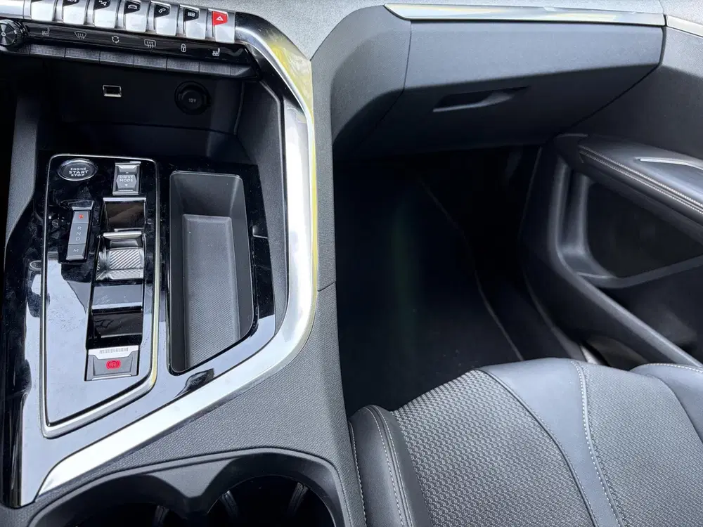 Peugeot 5008 1.2 Hybrid 136 GT 7 PERSOONS uit 2024, foto 19