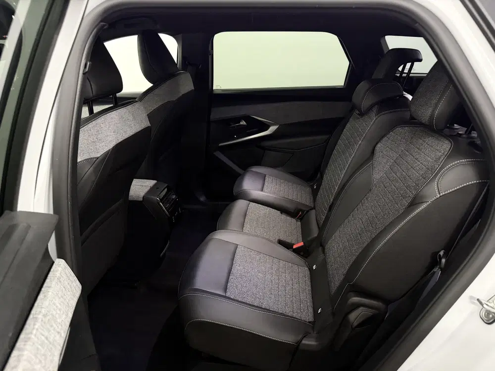 Peugeot 5008 1.2 Hybrid 145 Allure 7p 360 Camera uit 2025, foto 9