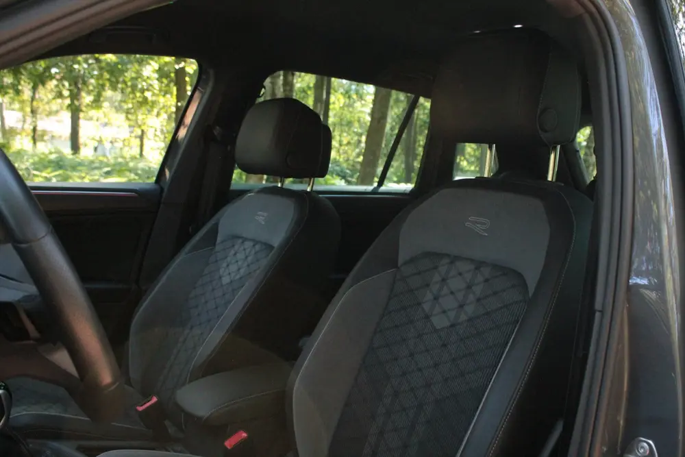 Volkswagen Tiguan 1.5 TSI R-Line Business | Carplay | Trekha uit 2023, foto 14