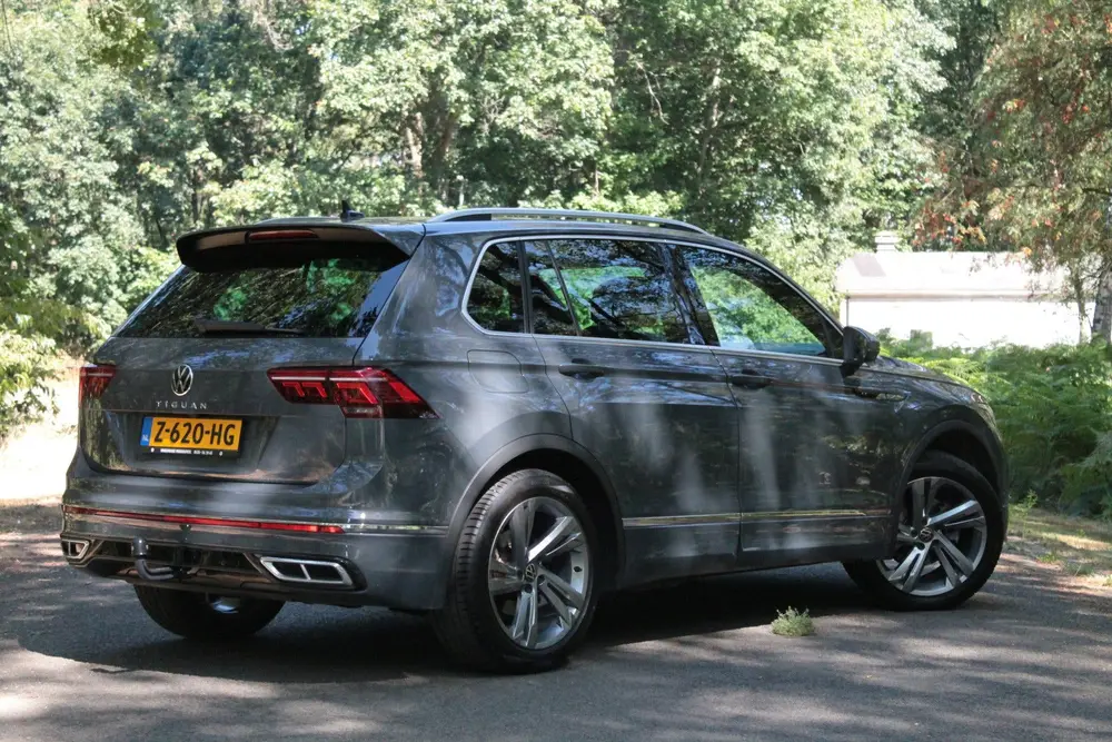 Volkswagen Tiguan 1.5 TSI R-Line Business | Carplay | Trekha uit 2023, foto 2