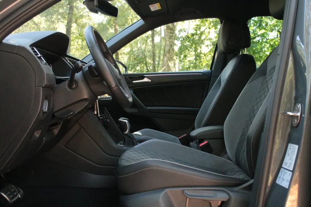 Volkswagen Tiguan 1.5 TSI R-Line Business | Carplay | Trekha uit 2023, foto 3