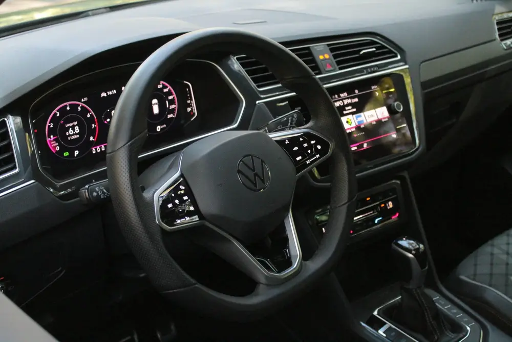Volkswagen Tiguan 1.5 TSI R-Line Business | Carplay | Trekha uit 2023, foto 4