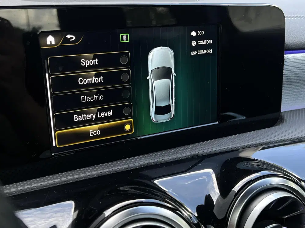 Mercedes-Benz A-Klasse 250 e AMG PANO KEYLESS SFEER ACC LANE uit 2021, foto 15