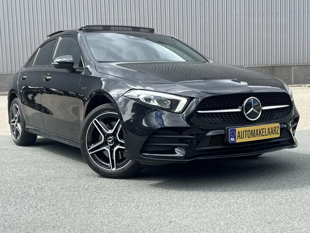 Mercedes-Benz A-Klasse 250 e AMG PANO KEYLESS SFEER ACC LANE uit 2021, foto 3