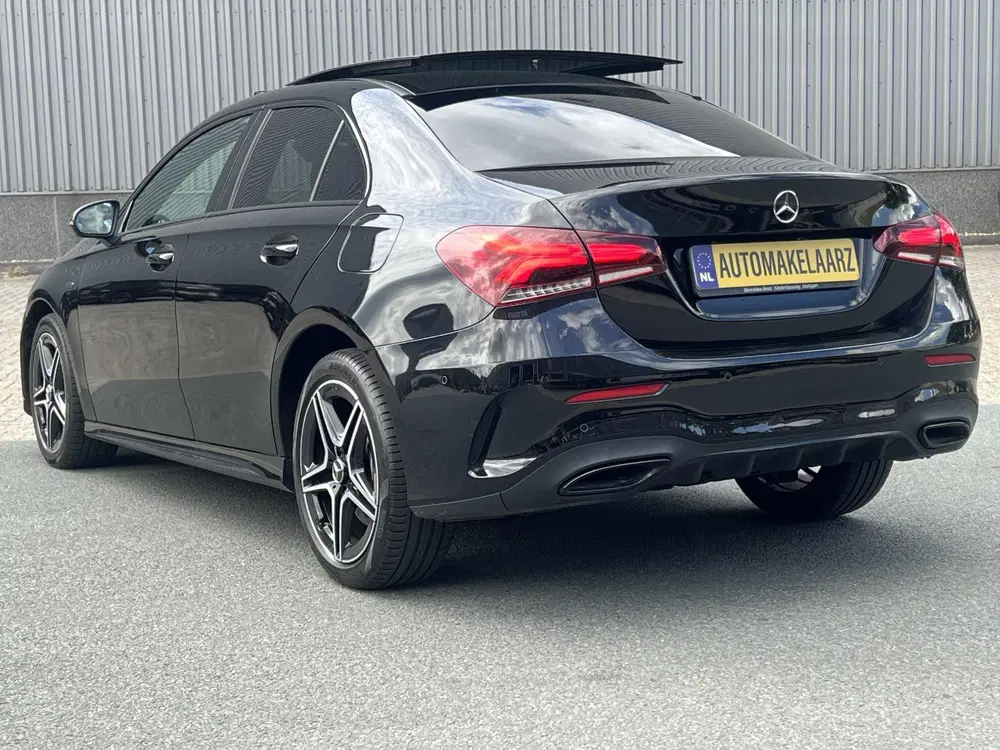 Mercedes-Benz A-Klasse 250 e AMG PANO KEYLESS SFEER ACC LANE uit 2021, foto 4
