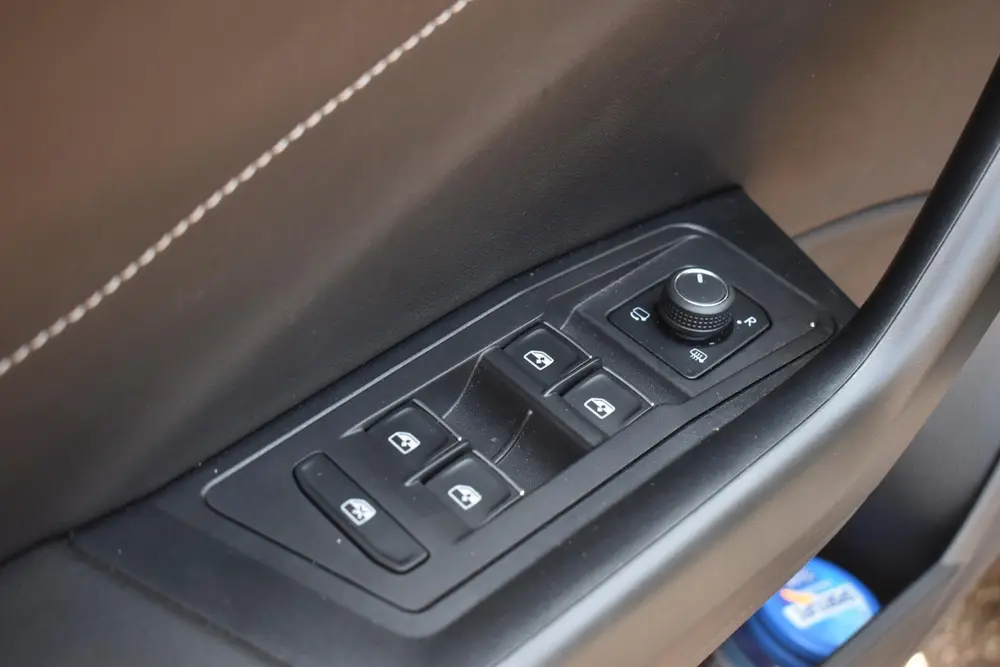 Volkswagen T-Roc 1.0 TSI R-Line 12-2022 | Navigatie | Camera uit 2022, foto 16