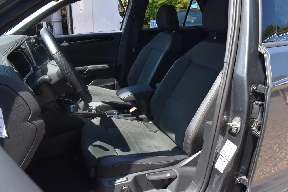 Volkswagen T-Roc 1.0 TSI R-Line 12-2022 | Navigatie | Camera uit 2022, foto 2