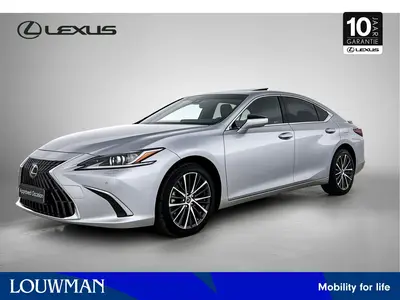 Lexus ES 300h Business Line uit 2024