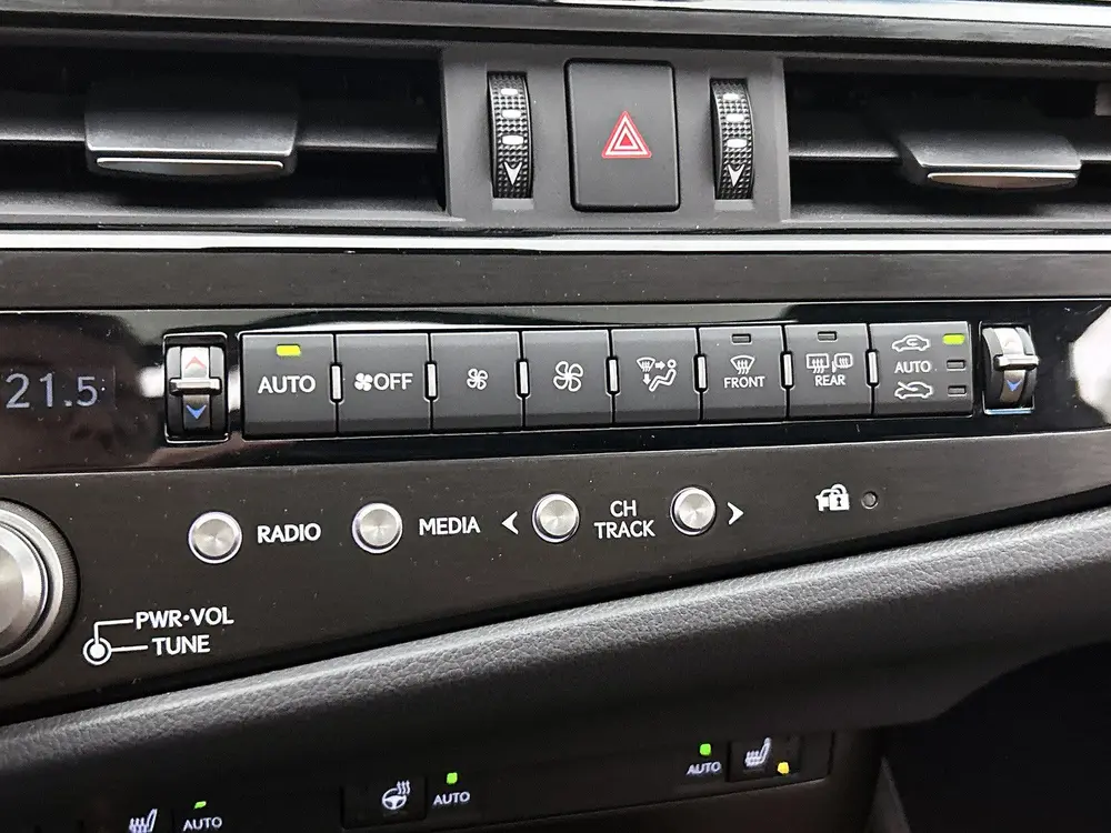 Lexus ES 300h Business Line uit 2024, foto 10