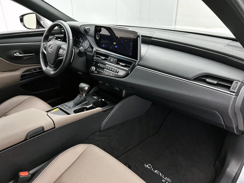 Lexus ES 300h Business Line uit 2024, foto 6