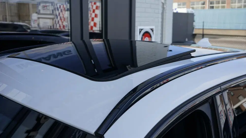 BMW X1 SDrive20i M Sport Shadowline CAMERA-CLIMA uit 2019, foto 12
