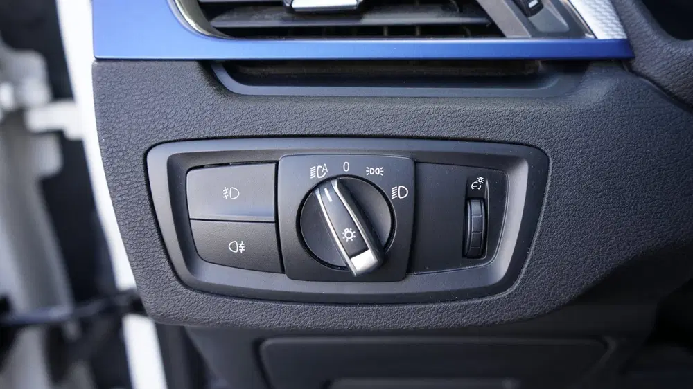 BMW X1 SDrive20i M Sport Shadowline CAMERA-CLIMA uit 2019, foto 17