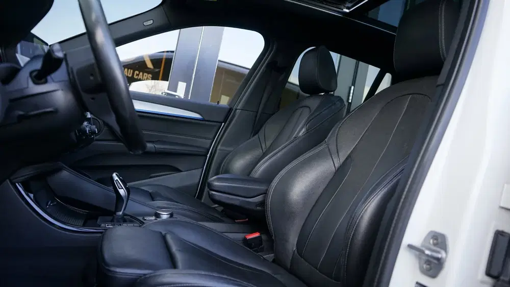 BMW X1 SDrive20i M Sport Shadowline CAMERA-CLIMA uit 2019, foto 3
