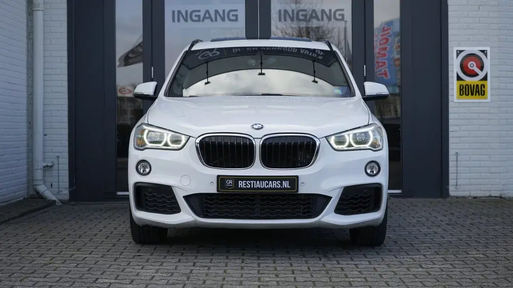 BMW X1 SDrive20i M Sport Shadowline CAMERA-CLIMA uit 2019, foto 4