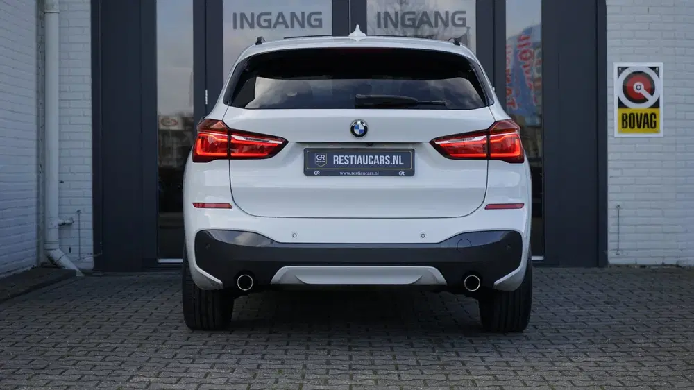 BMW X1 SDrive20i M Sport Shadowline CAMERA-CLIMA uit 2019, foto 8