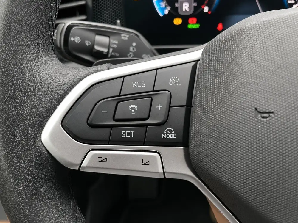 Volkswagen Passat Variant 1.5 eTSI Business Navigatie Apple uit 2025, foto 14