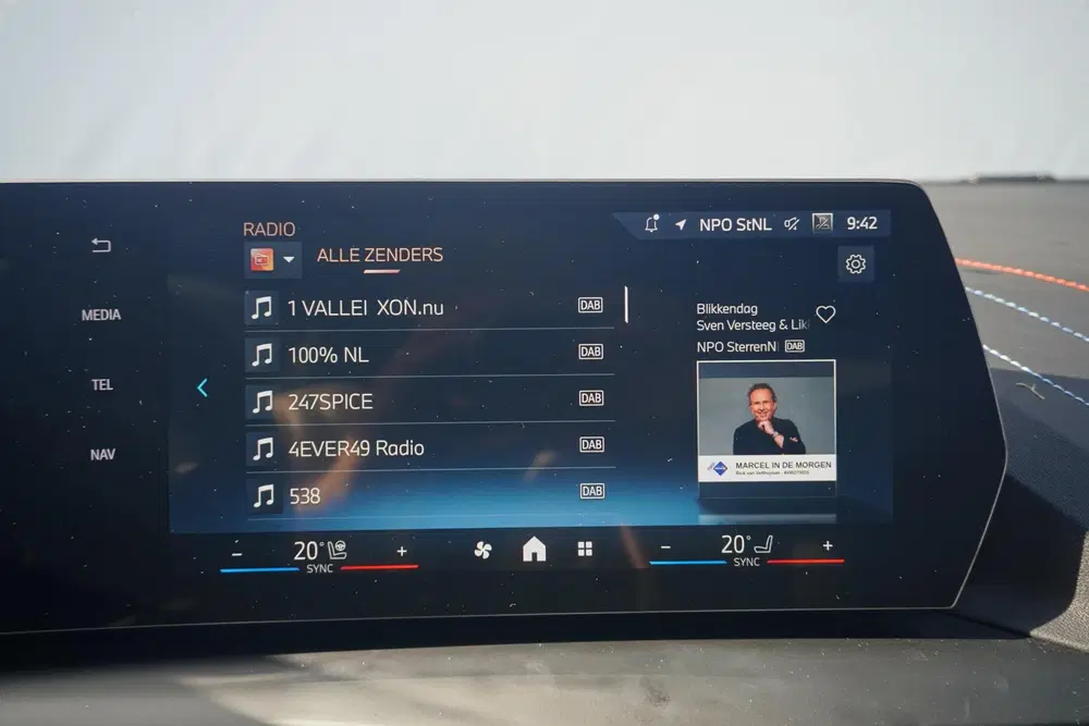 BMW 1-serie 5-deurs 120 uit 2025, foto 15