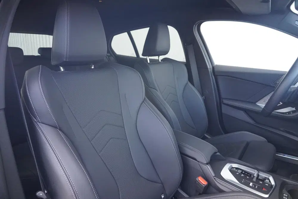 BMW 1-serie 5-deurs 120 uit 2025, foto 7