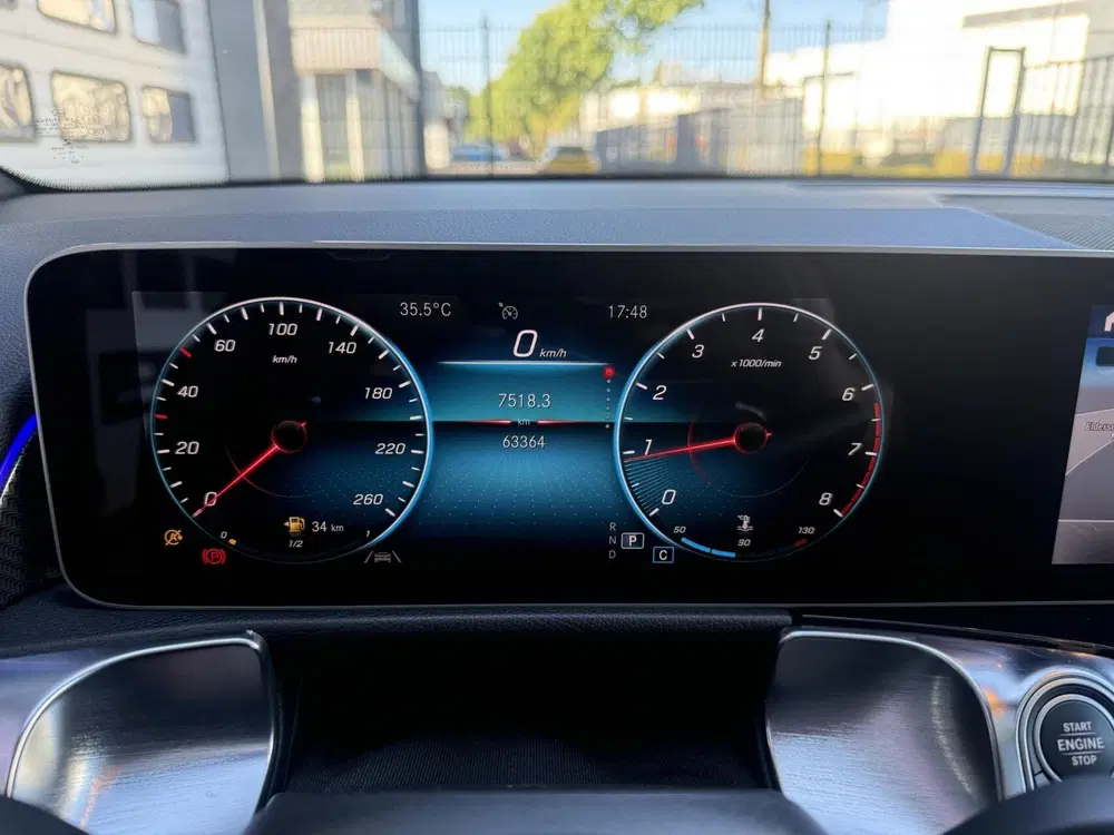Mercedes-Benz GLB 200 Business Solution AMG PANORAMADAK uit 2020, foto 12