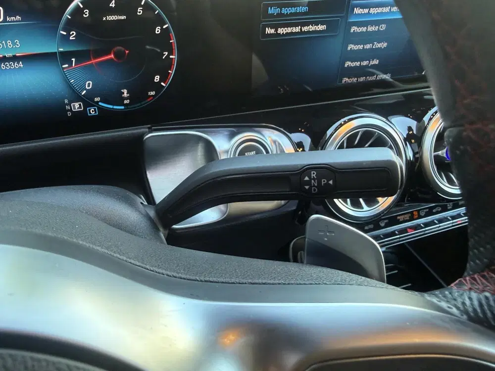 Mercedes-Benz GLB 200 Business Solution AMG PANORAMADAK uit 2020, foto 17