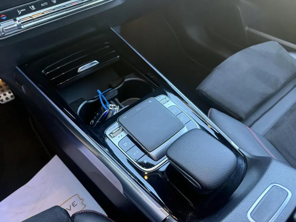 Mercedes-Benz GLB 200 Business Solution AMG PANORAMADAK uit 2020, foto 18