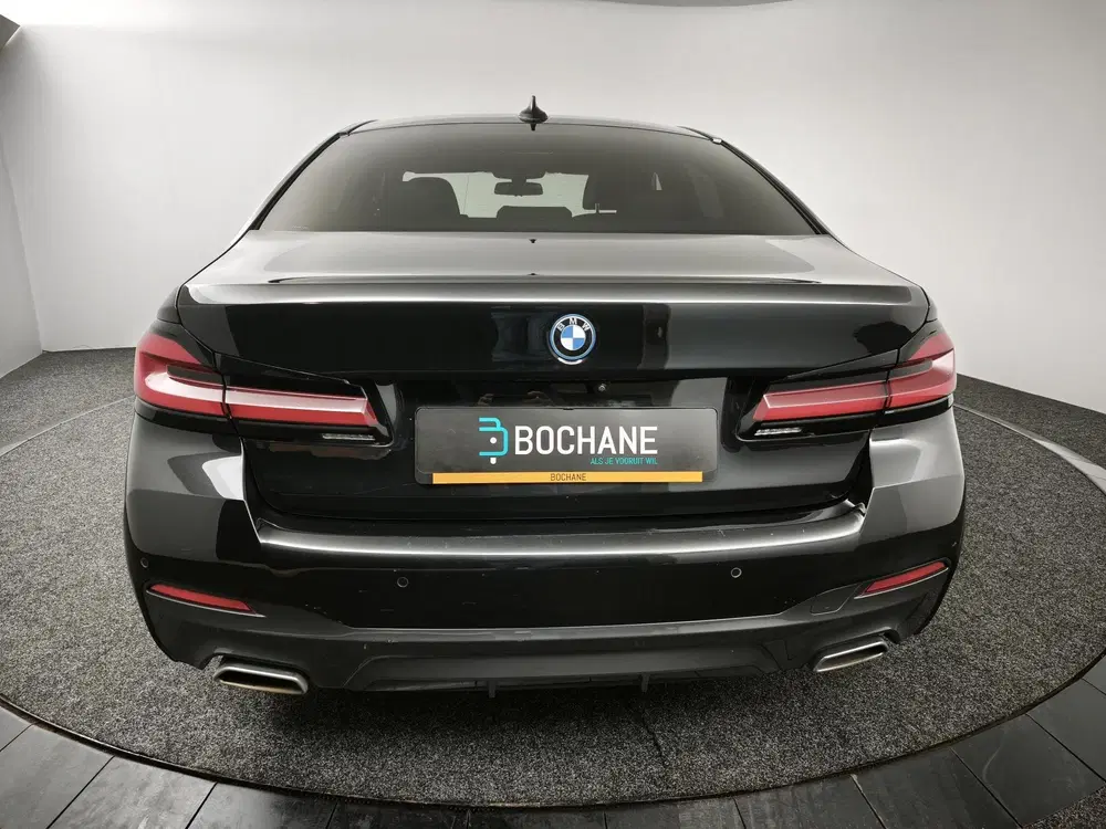 BMW 5-serie 530e xDrive High Executive uit 2023, foto 19