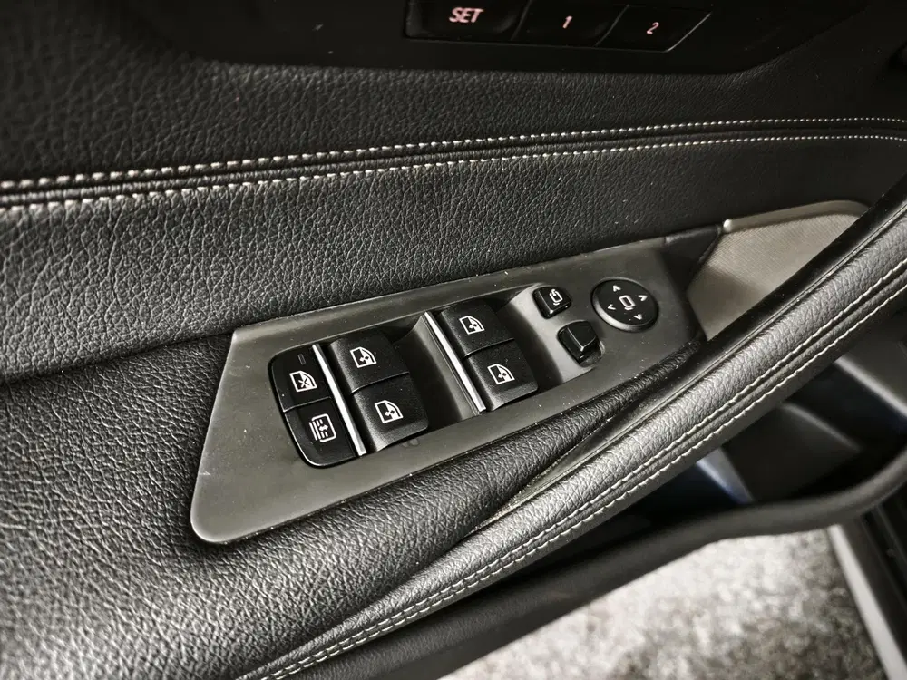 BMW 5-serie 530e xDrive High Executive uit 2023, foto 20