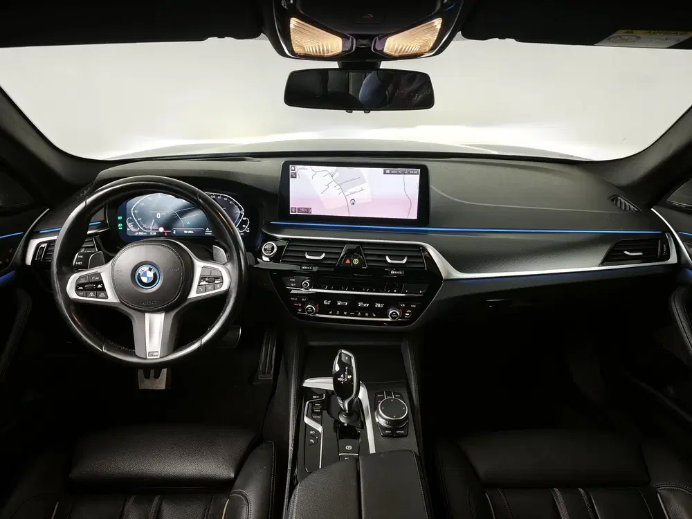 BMW 5-serie 530e xDrive High Executive uit 2023, foto 3