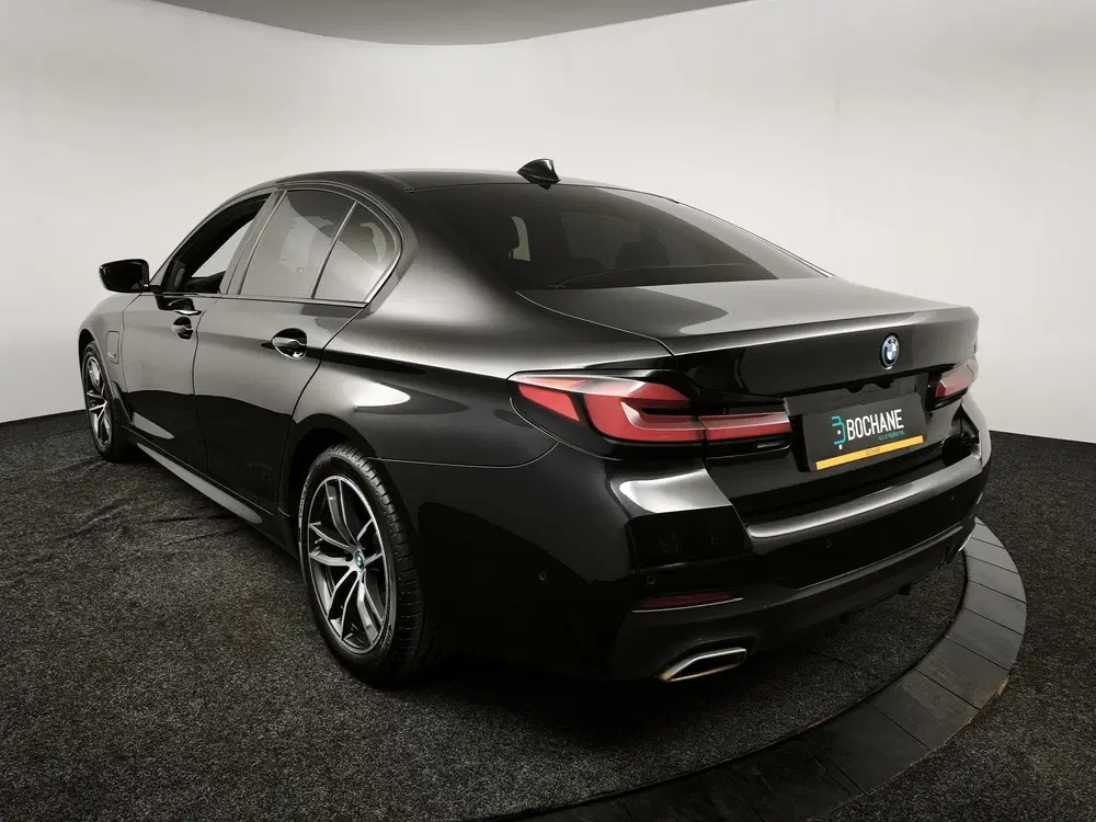 BMW 5-serie 530e xDrive High Executive uit 2023, foto 6