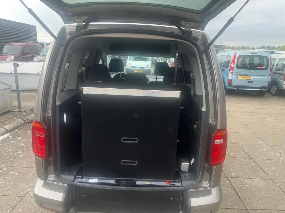 Volkswagen Caddy Rolstoelauto Automaat 3+1 of 5+0 uit 2019, foto 6