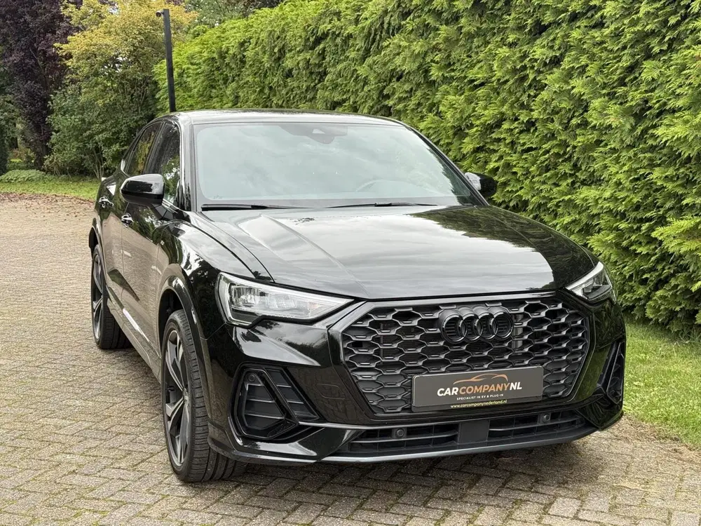 Audi Q3 uit 2022, foto 11