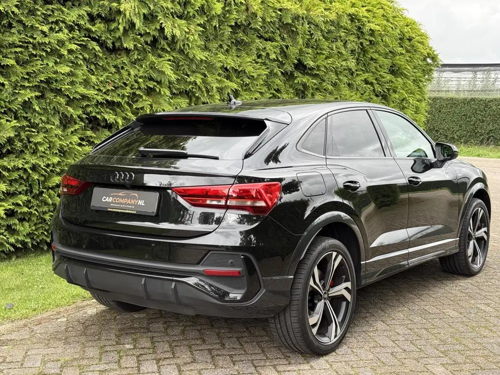 Audi Q3 uit 2022, foto 14