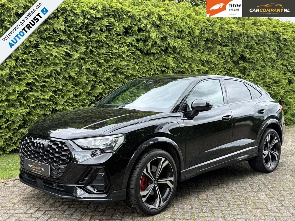 Audi Q3 uit 2022, foto 2