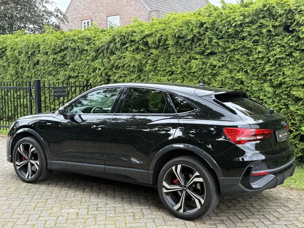 Audi Q3 uit 2022, foto 5