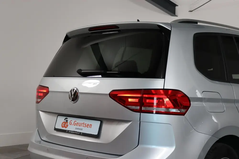 Volkswagen Touran 1.0 TSI Comfortline 7-Persoons Navigatie uit 2019, foto 18