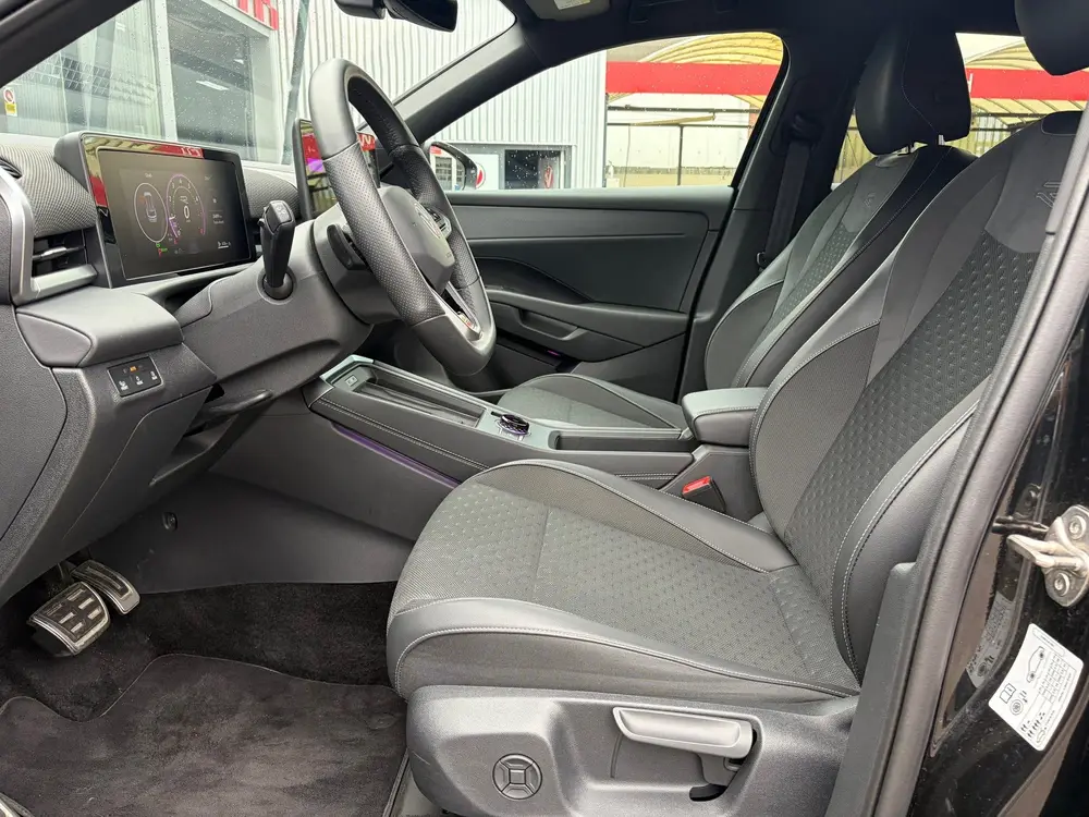 Volkswagen T-Roc 1.5 eTsi R-Line First Edition 150PK|Rijklaa uit 2026, foto 12