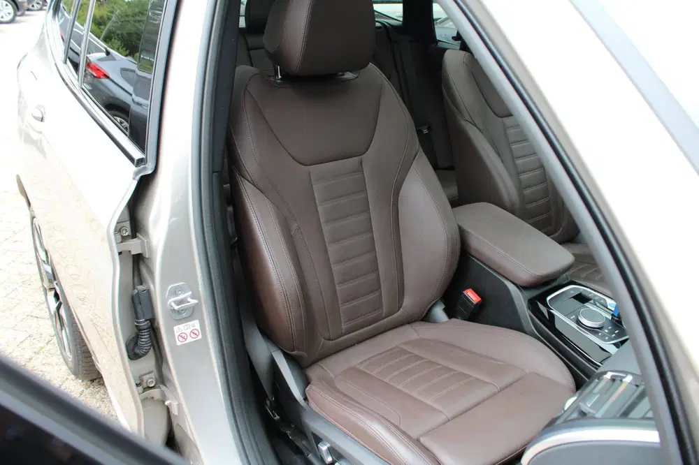 BMW iX3 High Executive 80 kWh uit 2022, foto 14