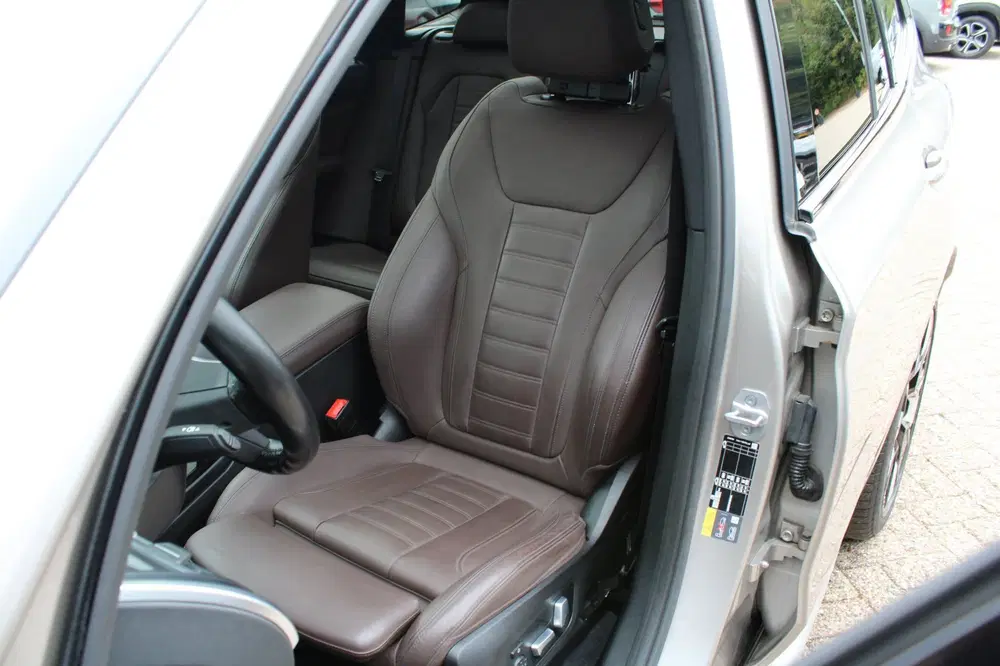 BMW iX3 High Executive 80 kWh uit 2022, foto 17