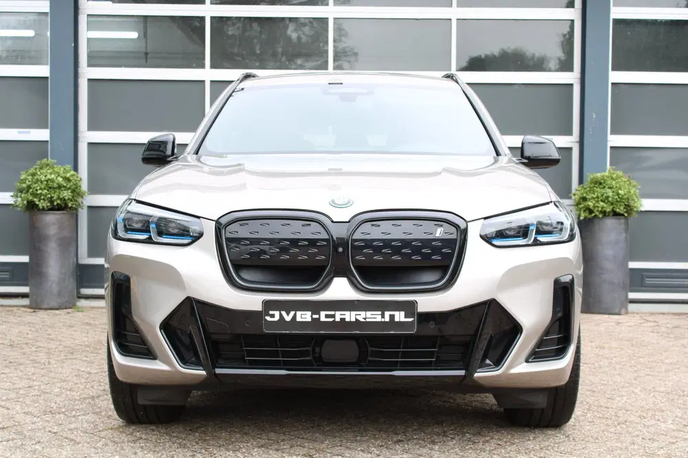 BMW iX3 High Executive 80 kWh uit 2022, foto 4