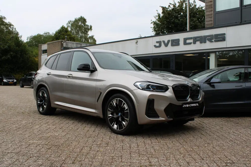 BMW iX3 High Executive 80 kWh uit 2022, foto 6
