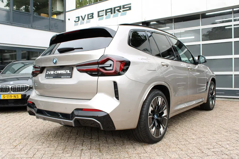 BMW iX3 High Executive 80 kWh uit 2022, foto 8