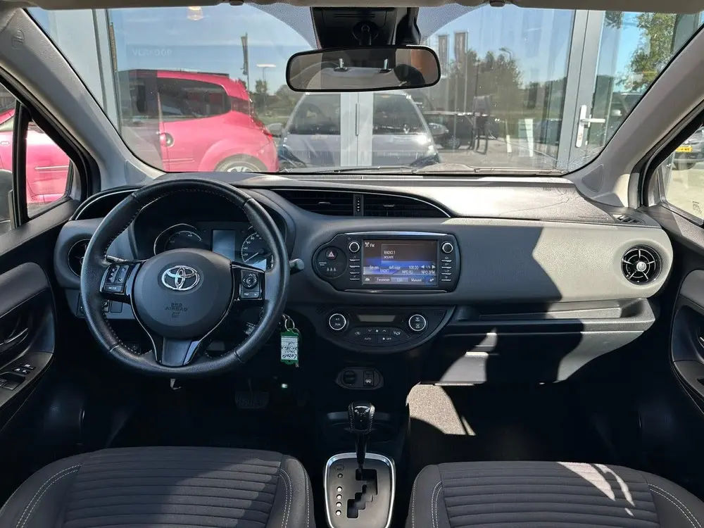 Toyota Yaris 1.5 Hybrid 100pk CVT Active | Cam. | Cruise C. uit 2019, foto 3