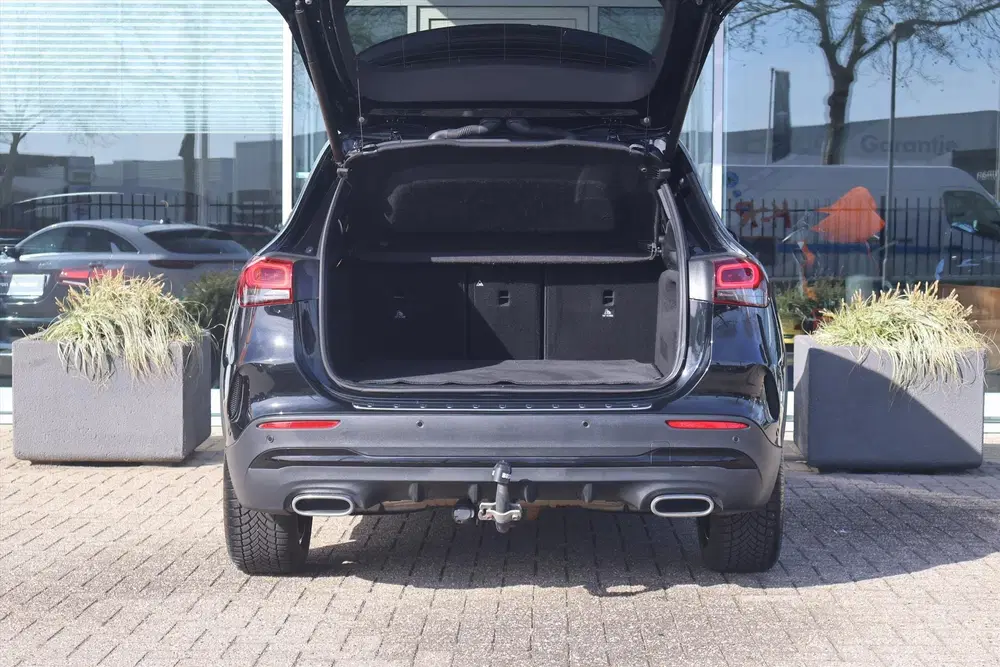 Mercedes-Benz GLA 180 AMG-Line uit 2022, foto 11