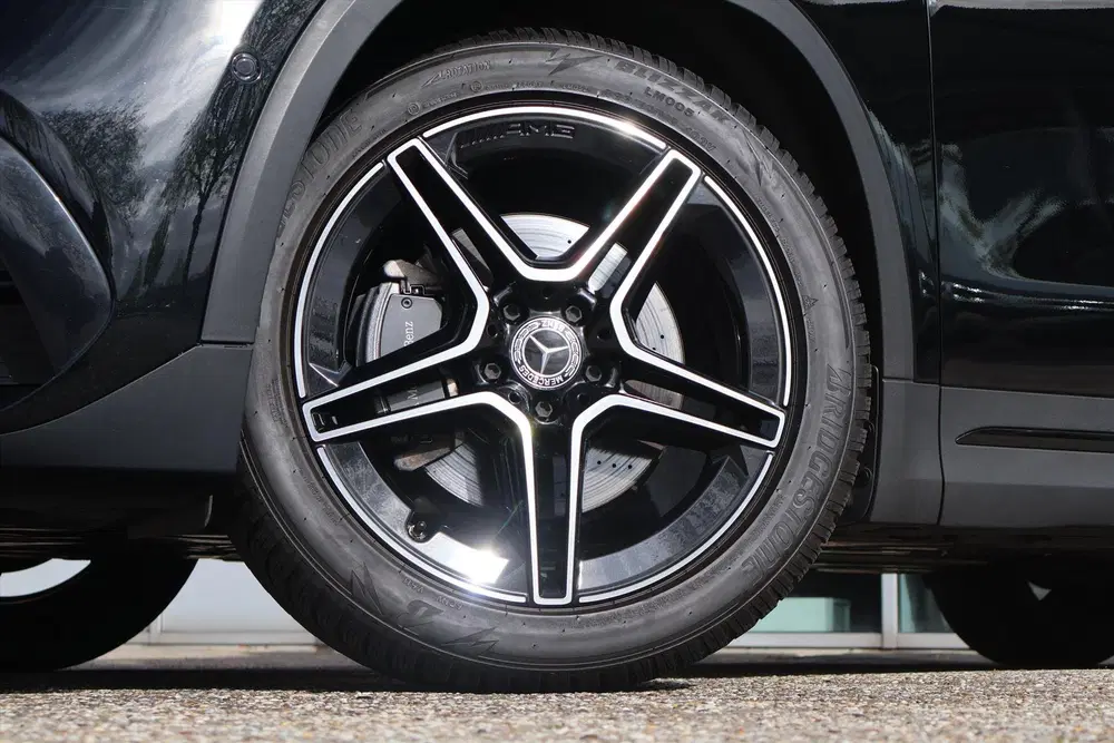 Mercedes-Benz GLA 180 AMG-Line uit 2022, foto 6