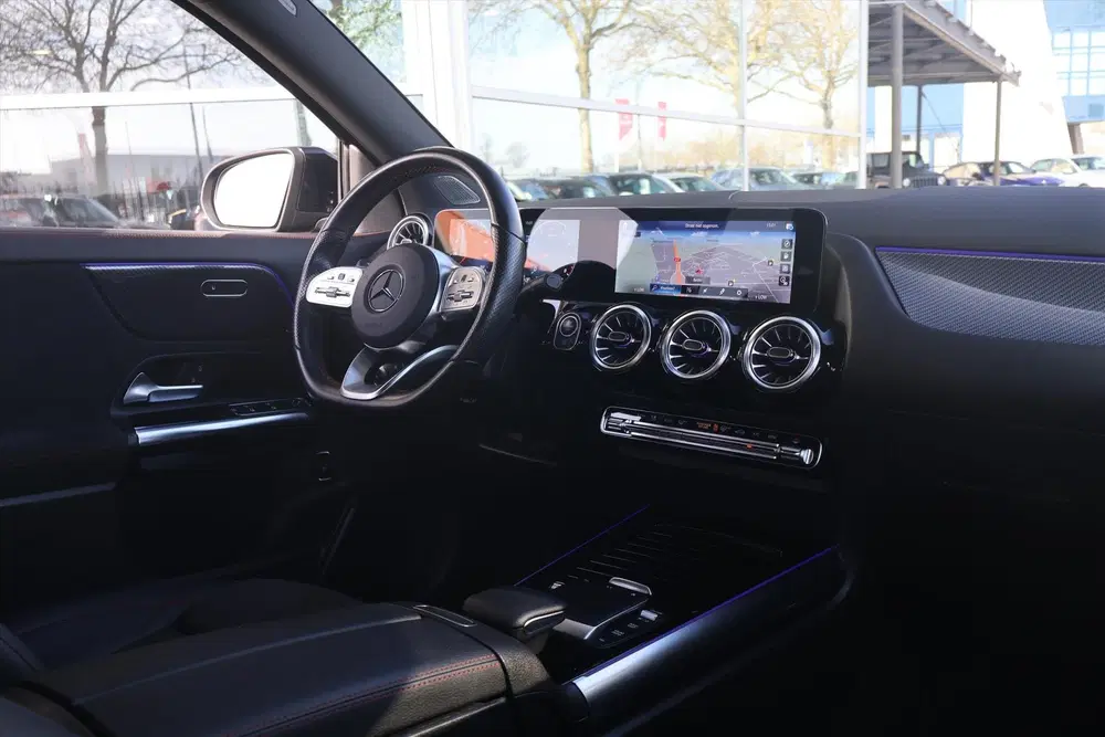 Mercedes-Benz GLA 180 AMG-Line uit 2022, foto 7