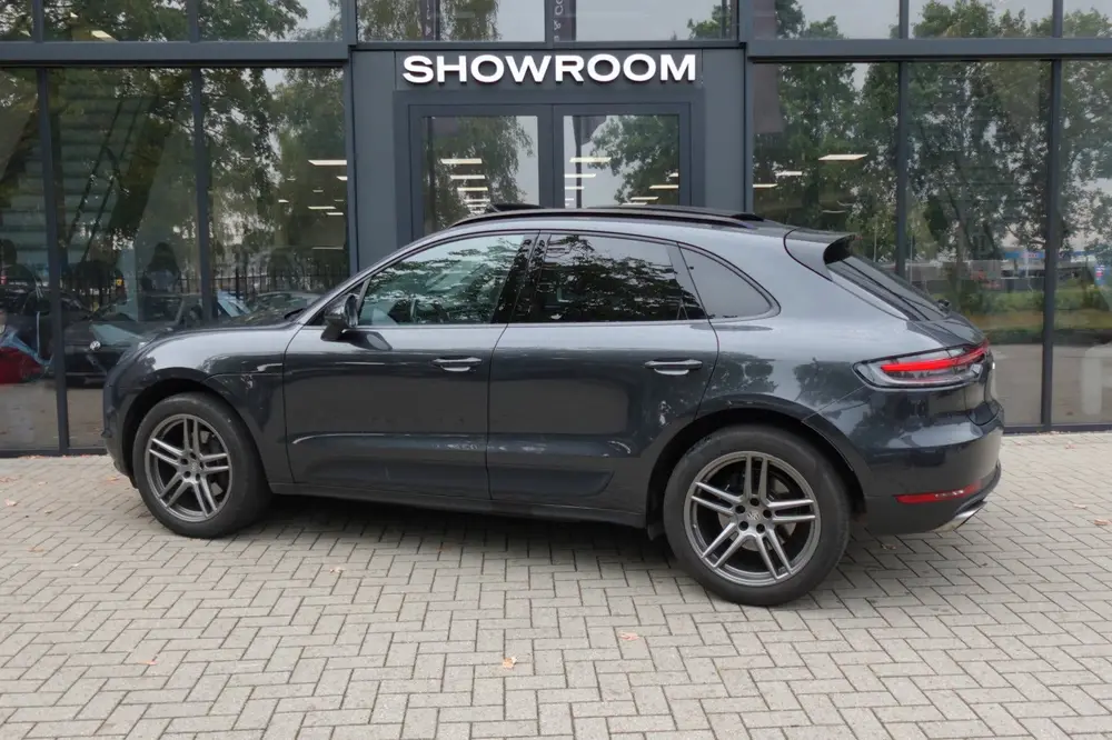 Porsche Macan Porsche Macan 2.0 PANO SPORT CHRONO VOL uit 2020, foto 2