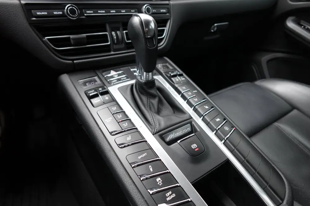 Porsche Macan Porsche Macan 2.0 PANO SPORT CHRONO VOL uit 2020, foto 9