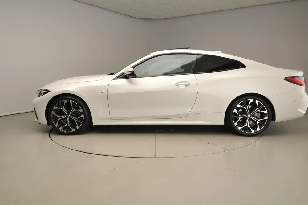 BMW 4-serie Coupé 420i uit 2025, foto 2