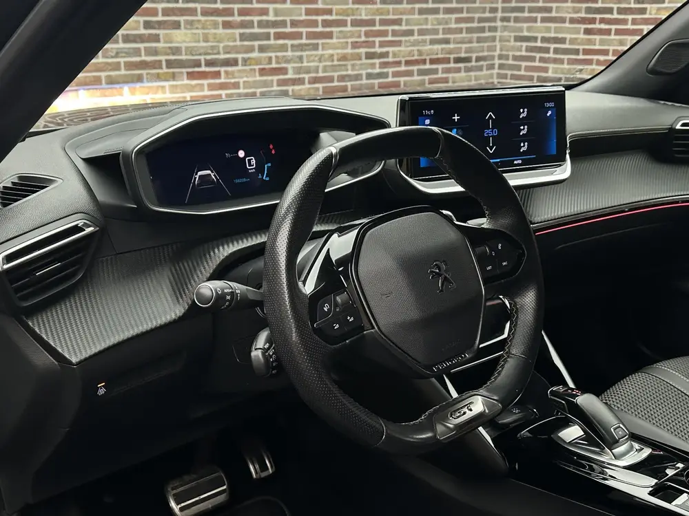 Peugeot 2008 1.2 PureTech GT Line Automaat Cruise Navi uit 2021, foto 3