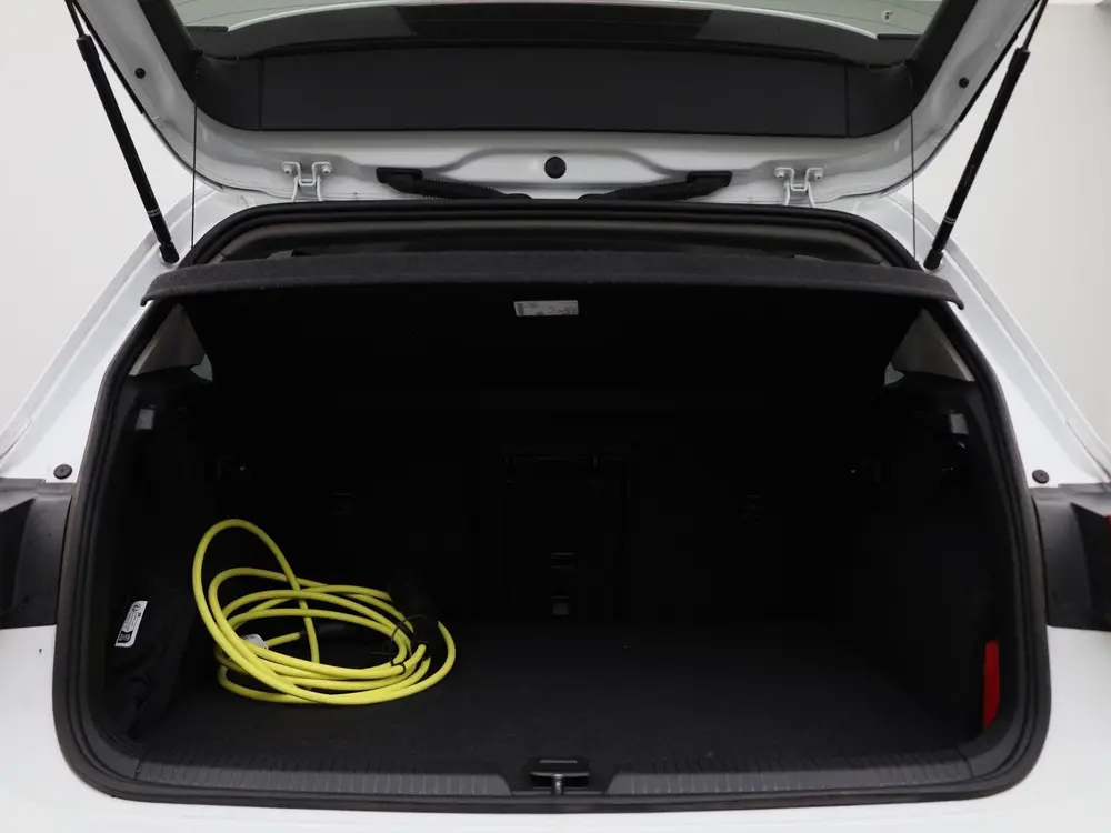Volkswagen Golf 1.5 eHybrid Life Edition uit 2025, foto 14